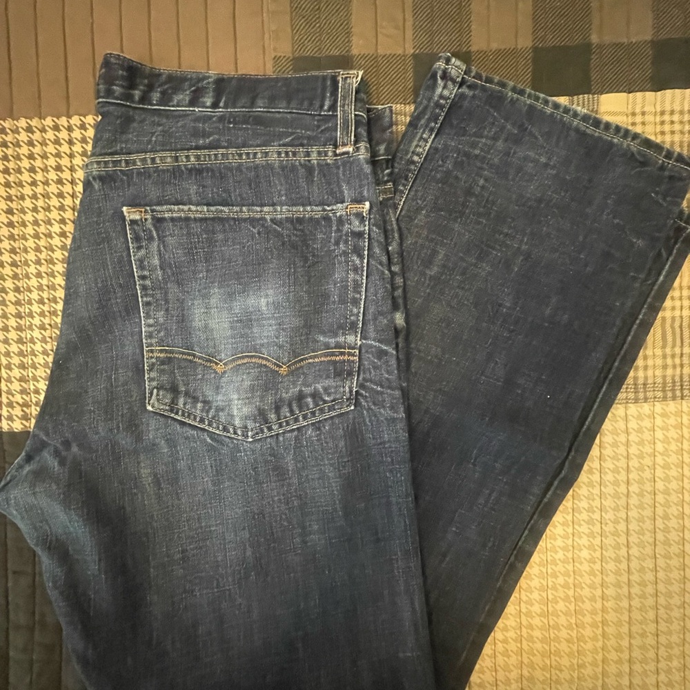 American Eagle Outfitters Relaxed Blue Jeans Timeless Style